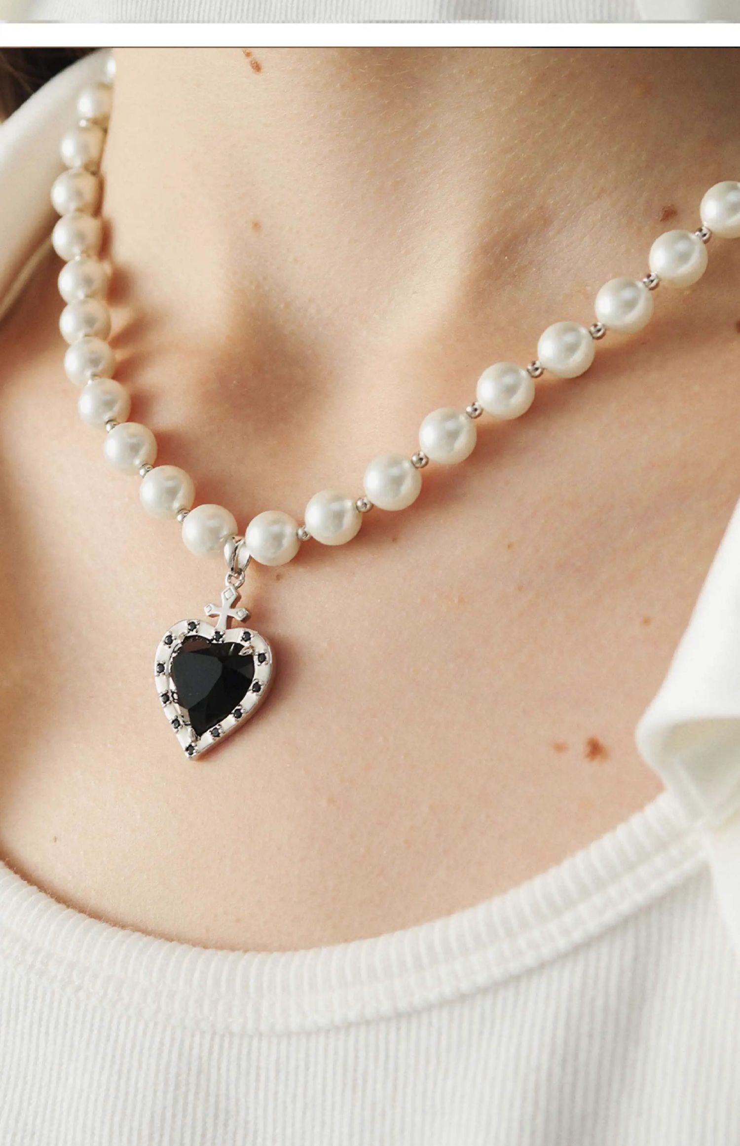 Mouhooland Obsidian Pearl Necklace