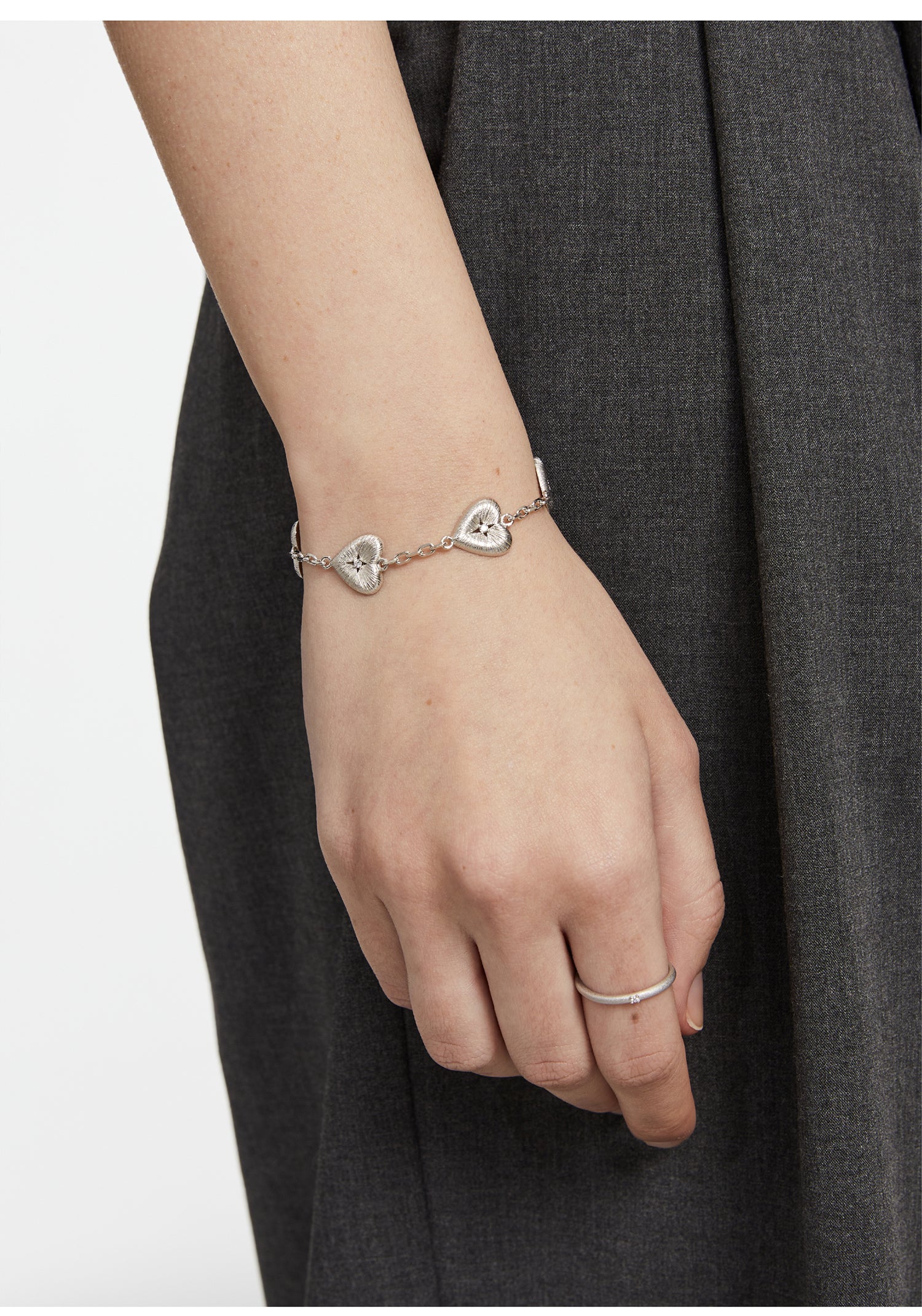 Mouhooland Hand-brushed t Heart Bracelet