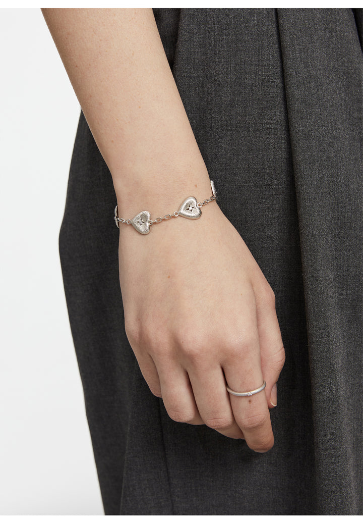 Mouhooland Hand-brushed t Heart Bracelet